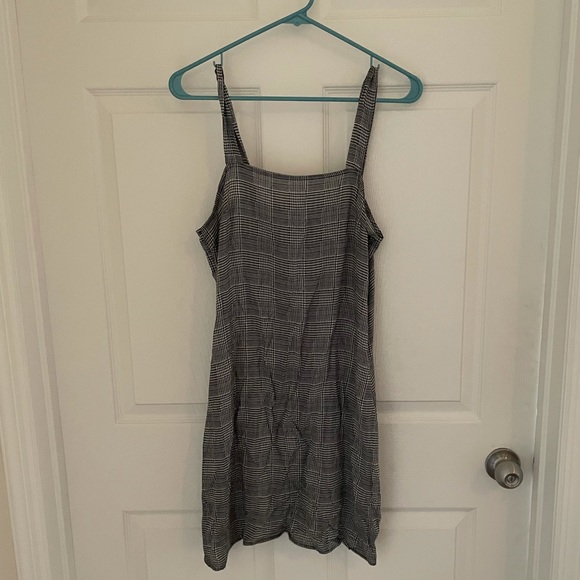 Patterned Dress - Picture 1 of 2